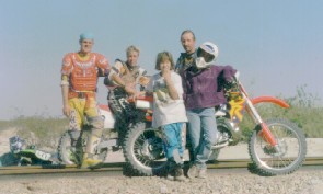 family.jpg (16771 bytes)